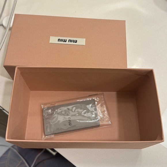 Trade only!! MIU MIU Camel Butterfly shape Sunglasses MUOYS/4BW2Z1/51 - Picture 15 of 16